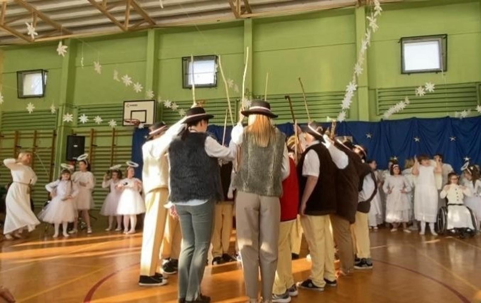 Zdjęcie w galerii na portalu naszraciborz.pl: Niepowtarzalne jasełka w Zespole Szkół Specjalnych [FOTO i WIDEO] wiadomości z regionu