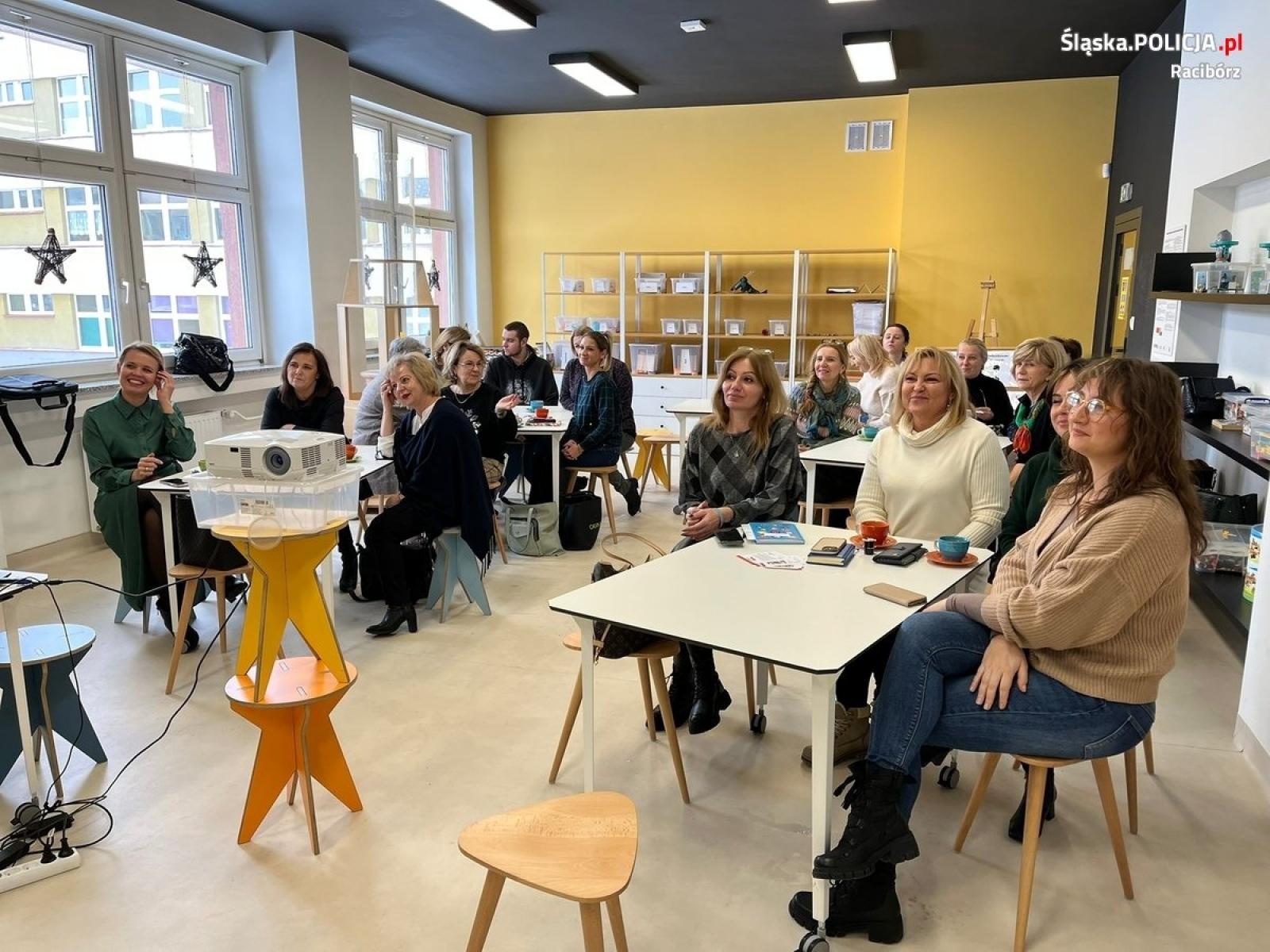 Zdjęcie w galerii na portalu naszraciborz.pl: Przemoc wobec dziecka. Raciborska policja szkoli nauczycieli wiadomości z regionu