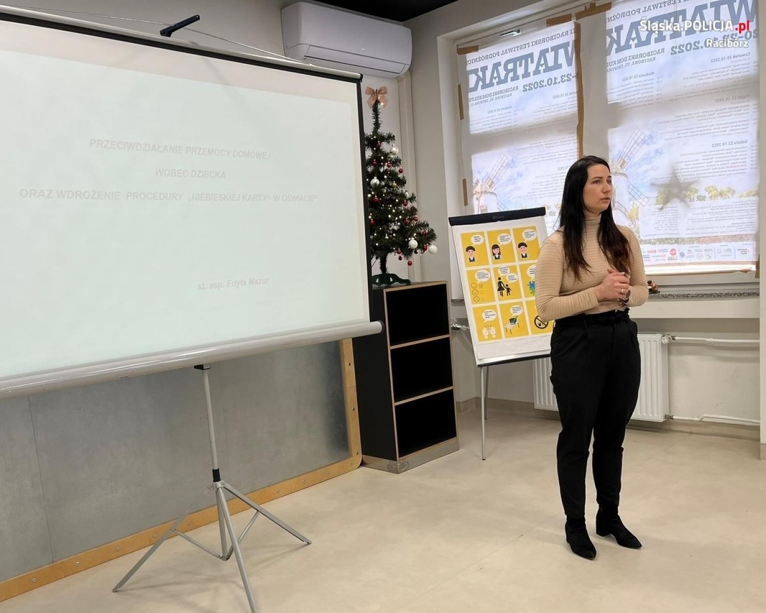 Zdjęcie w galerii na portalu naszraciborz.pl: Przemoc wobec dziecka. Raciborska policja szkoli nauczycieli wiadomości z regionu