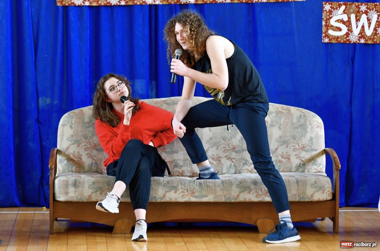 Zdjęcie w galerii na portalu naszraciborz.pl: Mickiewicz żegna stary rok akademią ku czci patrona [FOTO] wiadomości z regionu