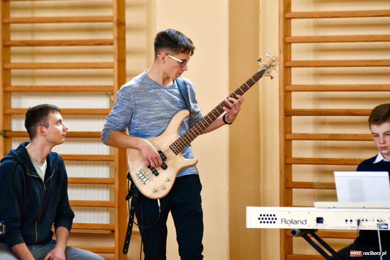 Zdjęcie w galerii na portalu naszraciborz.pl: Mickiewicz żegna stary rok akademią ku czci patrona [FOTO] wiadomości z regionu