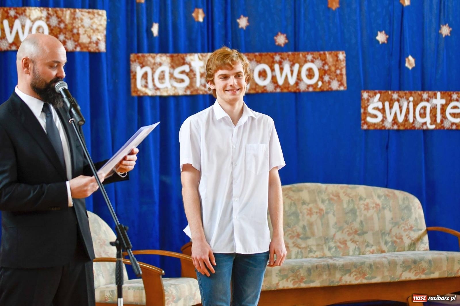 Zdjęcie w galerii na portalu naszraciborz.pl: Mickiewicz żegna stary rok akademią ku czci patrona [FOTO] wiadomości z regionu