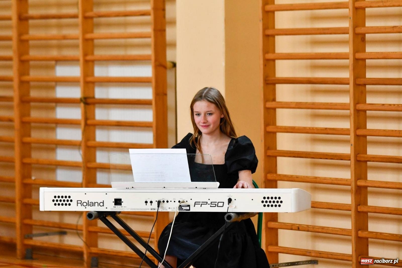 Zdjęcie w galerii na portalu naszraciborz.pl: Mickiewicz żegna stary rok akademią ku czci patrona [FOTO] wiadomości z regionu