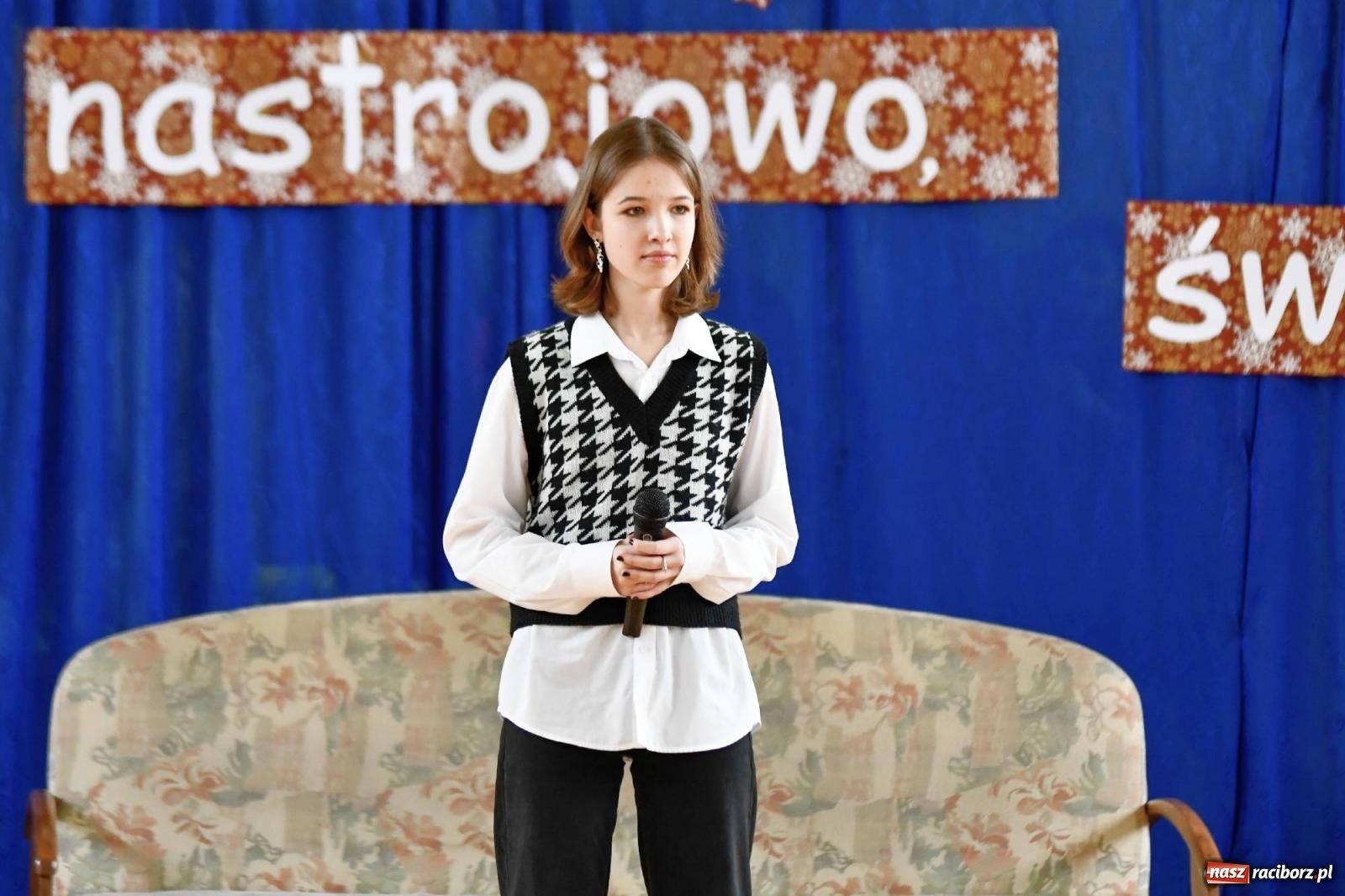 Zdjęcie w galerii na portalu naszraciborz.pl: Mickiewicz żegna stary rok akademią ku czci patrona [FOTO] wiadomości z regionu