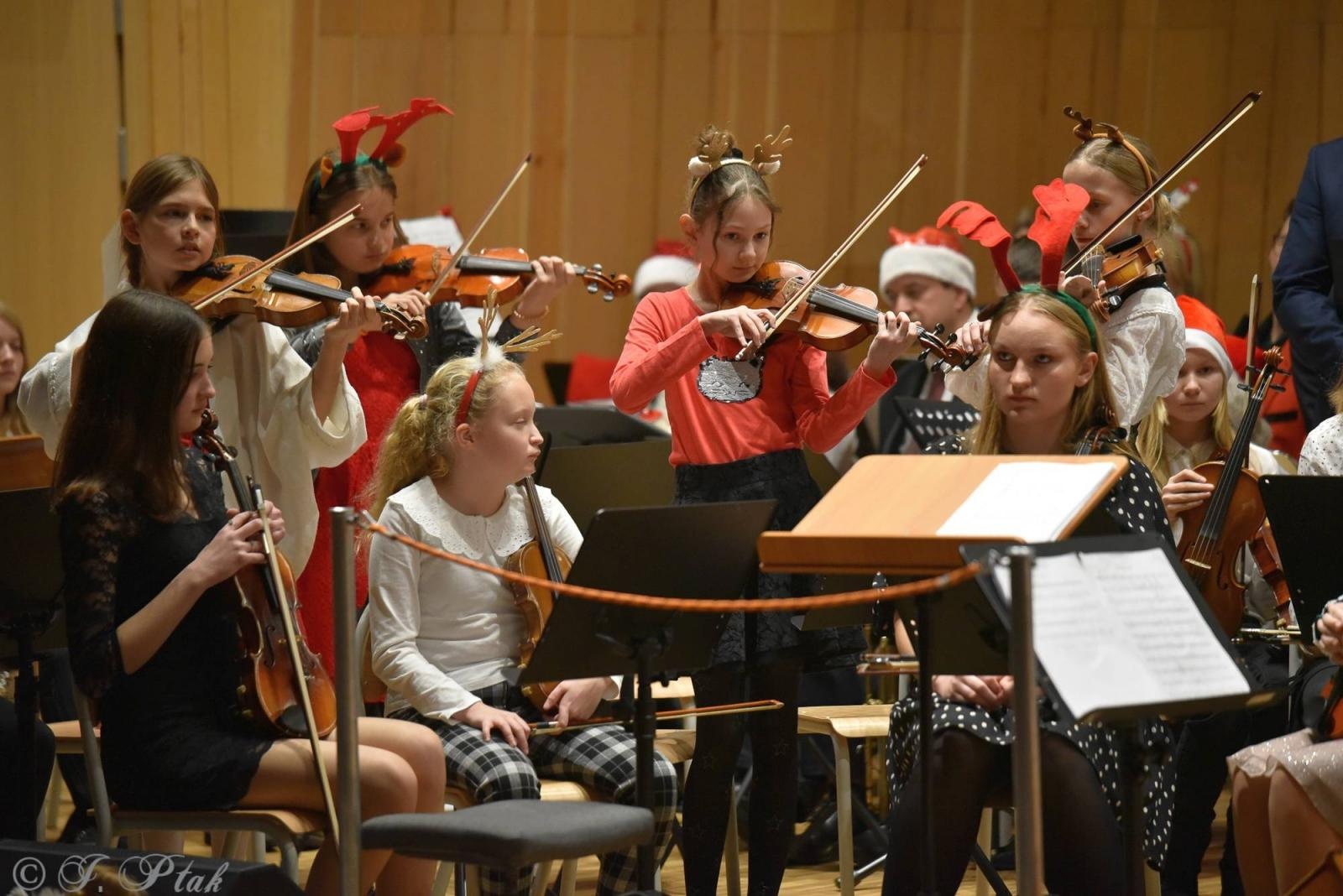 Zdjęcie w galerii na portalu naszraciborz.pl: Koncert kolędowy w raciborskiej szkole muzycznej [FOTO i WIDEO] wiadomości z regionu
