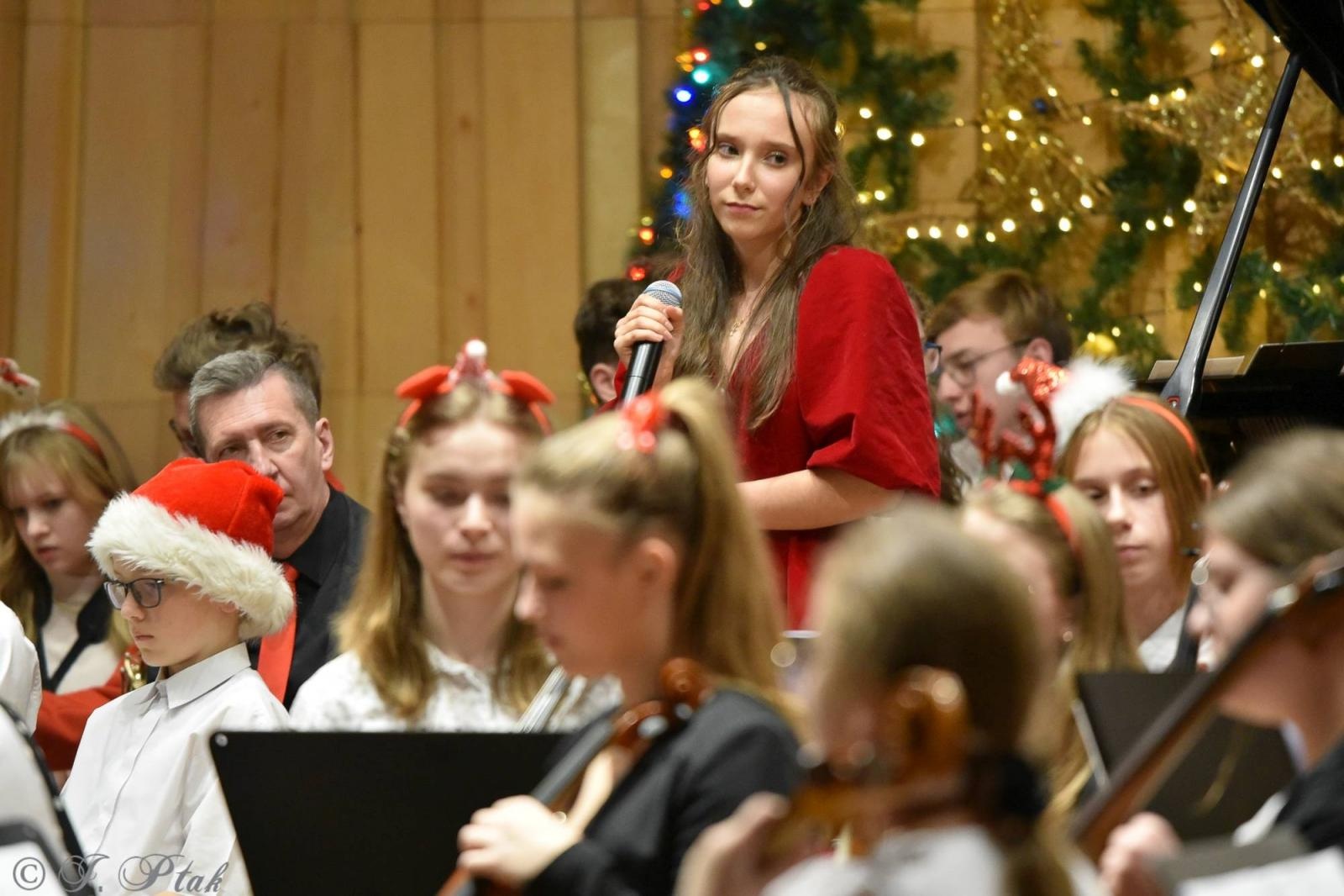 Zdjęcie w galerii na portalu naszraciborz.pl: Koncert kolędowy w raciborskiej szkole muzycznej [FOTO i WIDEO] wiadomości z regionu