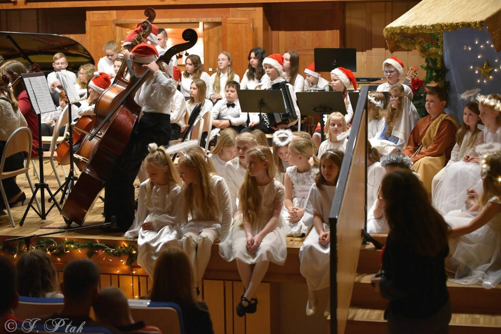 Zdjęcie w galerii na portalu naszraciborz.pl: Koncert kolędowy w raciborskiej szkole muzycznej [FOTO i WIDEO] wiadomości z regionu