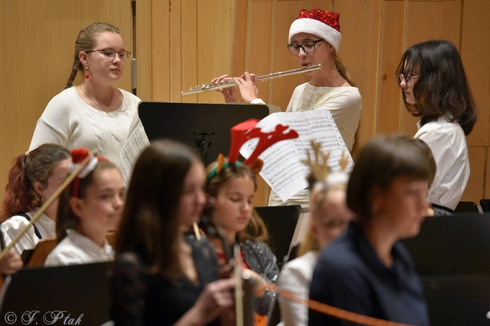 Zdjęcie w galerii na portalu naszraciborz.pl: Koncert kolędowy w raciborskiej szkole muzycznej [FOTO i WIDEO] wiadomości z regionu