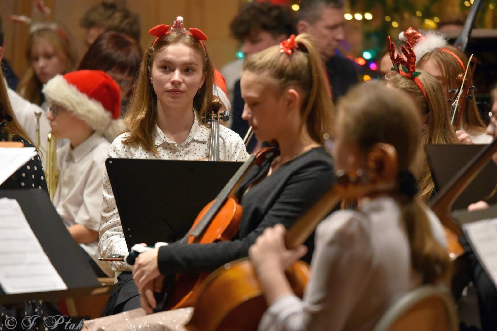 Zdjęcie w galerii na portalu naszraciborz.pl: Koncert kolędowy w raciborskiej szkole muzycznej [FOTO i WIDEO] wiadomości z regionu
