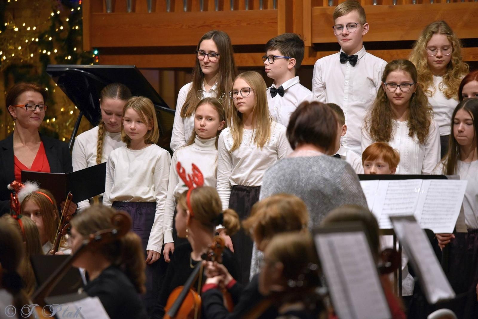 Zdjęcie w galerii na portalu naszraciborz.pl: Koncert kolędowy w raciborskiej szkole muzycznej [FOTO i WIDEO] wiadomości z regionu