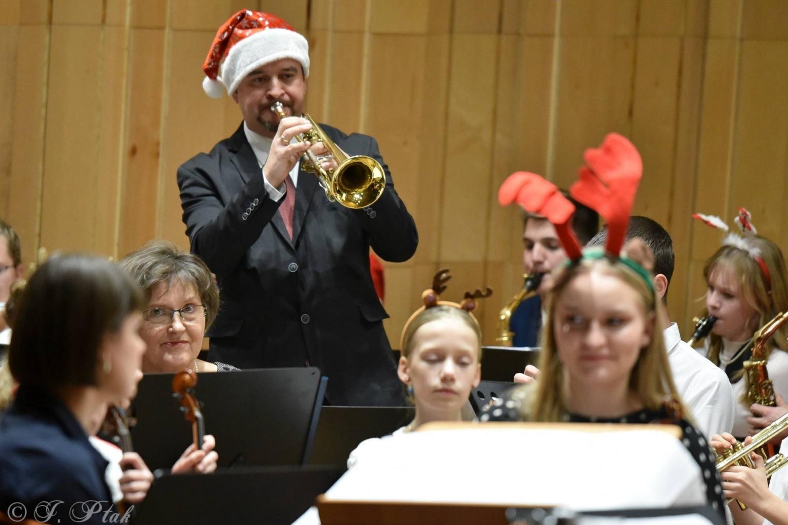 Zdjęcie w galerii na portalu naszraciborz.pl: Koncert kolędowy w raciborskiej szkole muzycznej [FOTO i WIDEO] wiadomości z regionu