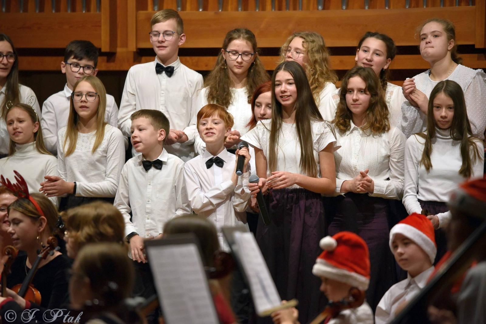 Zdjęcie w galerii na portalu naszraciborz.pl: Koncert kolędowy w raciborskiej szkole muzycznej [FOTO i WIDEO] wiadomości z regionu