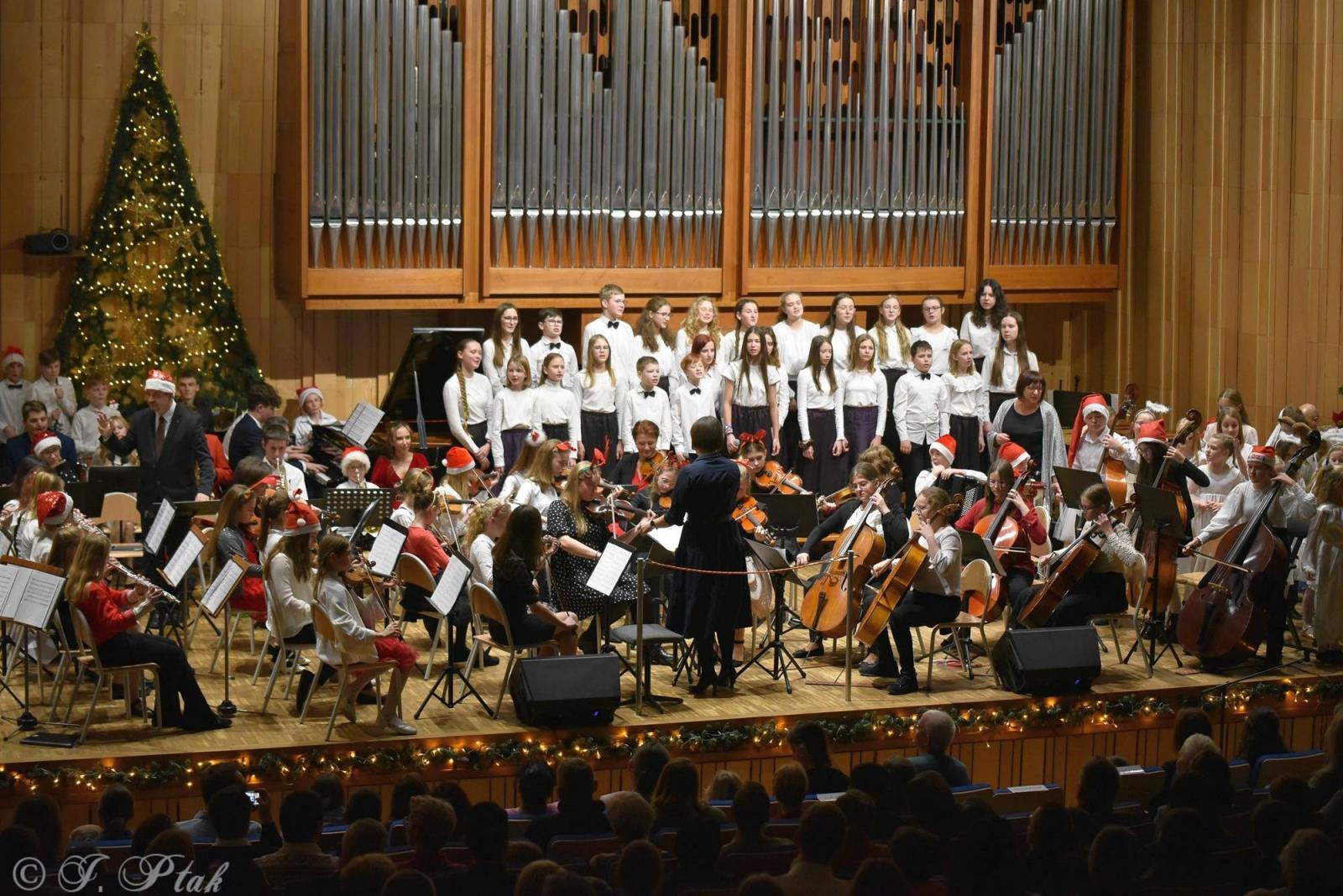 Zdjęcie w galerii na portalu naszraciborz.pl: Koncert kolędowy w raciborskiej szkole muzycznej [FOTO i WIDEO] wiadomości z regionu