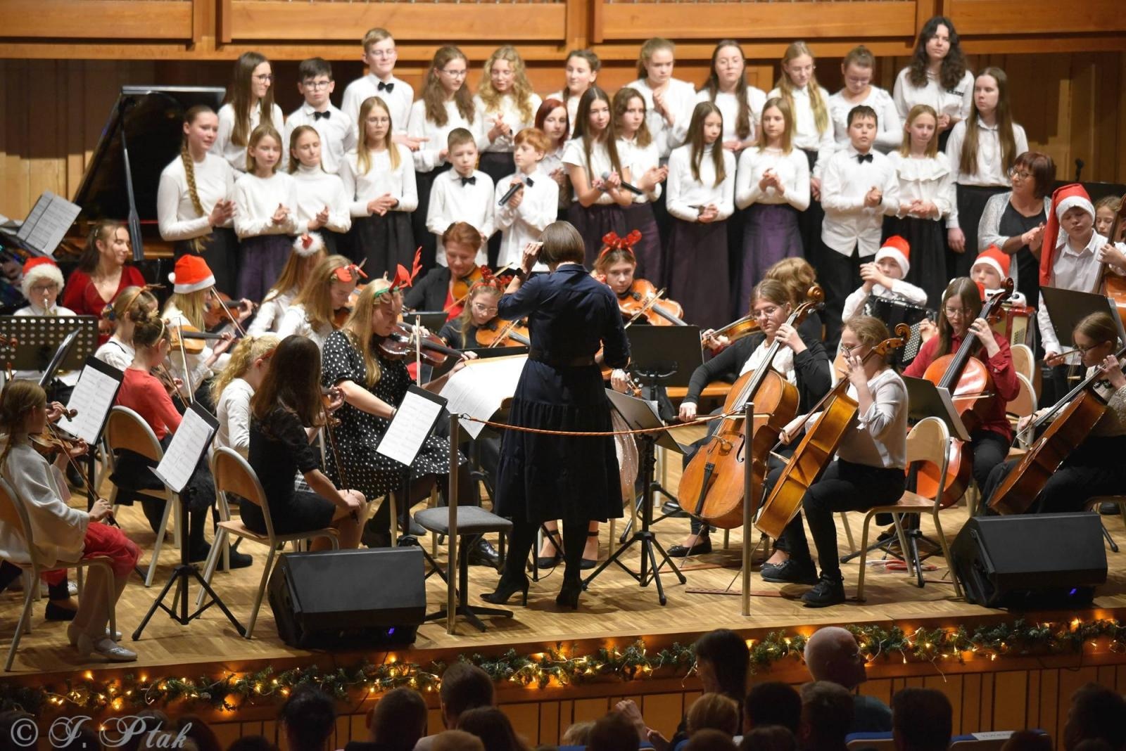 Zdjęcie w galerii na portalu naszraciborz.pl: Koncert kolędowy w raciborskiej szkole muzycznej [FOTO i WIDEO] wiadomości z regionu