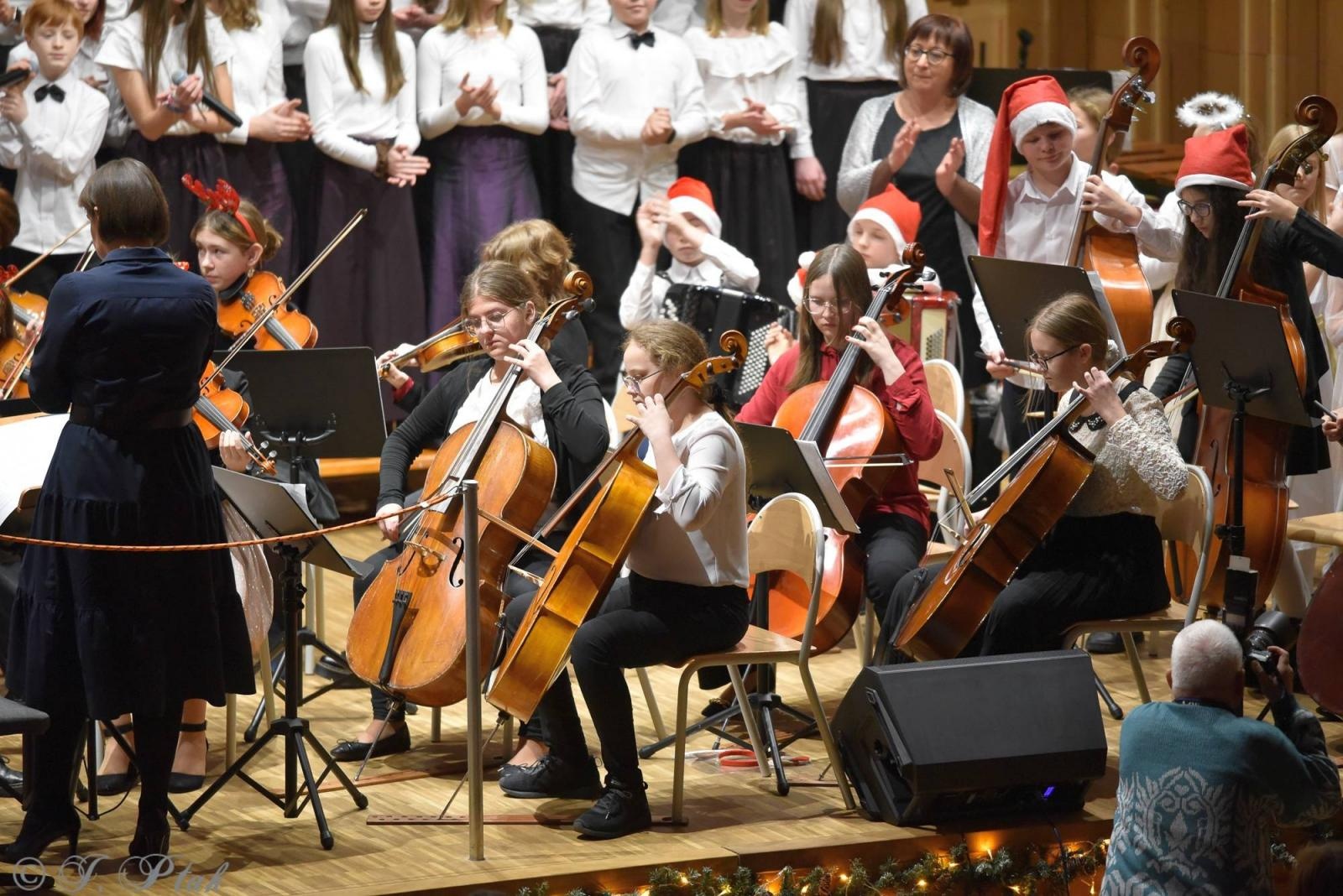 Zdjęcie w galerii na portalu naszraciborz.pl: Koncert kolędowy w raciborskiej szkole muzycznej [FOTO i WIDEO] wiadomości z regionu
