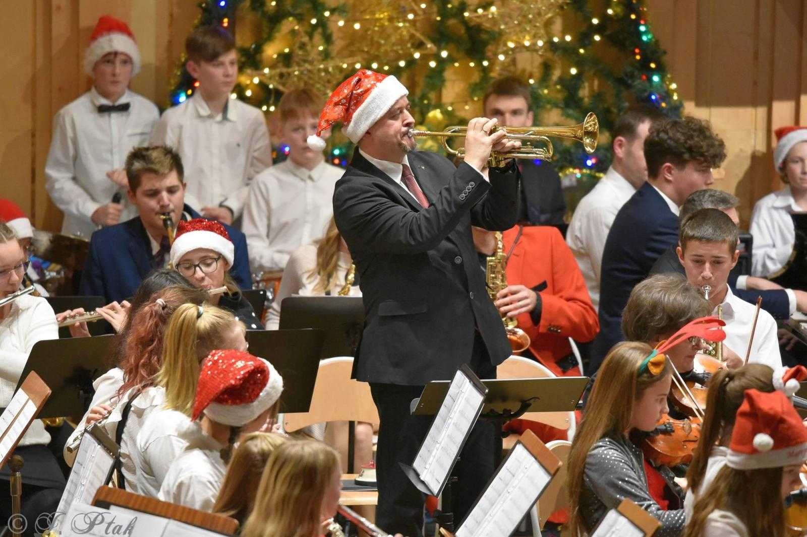 Zdjęcie w galerii na portalu naszraciborz.pl: Koncert kolędowy w raciborskiej szkole muzycznej [FOTO i WIDEO] wiadomości z regionu