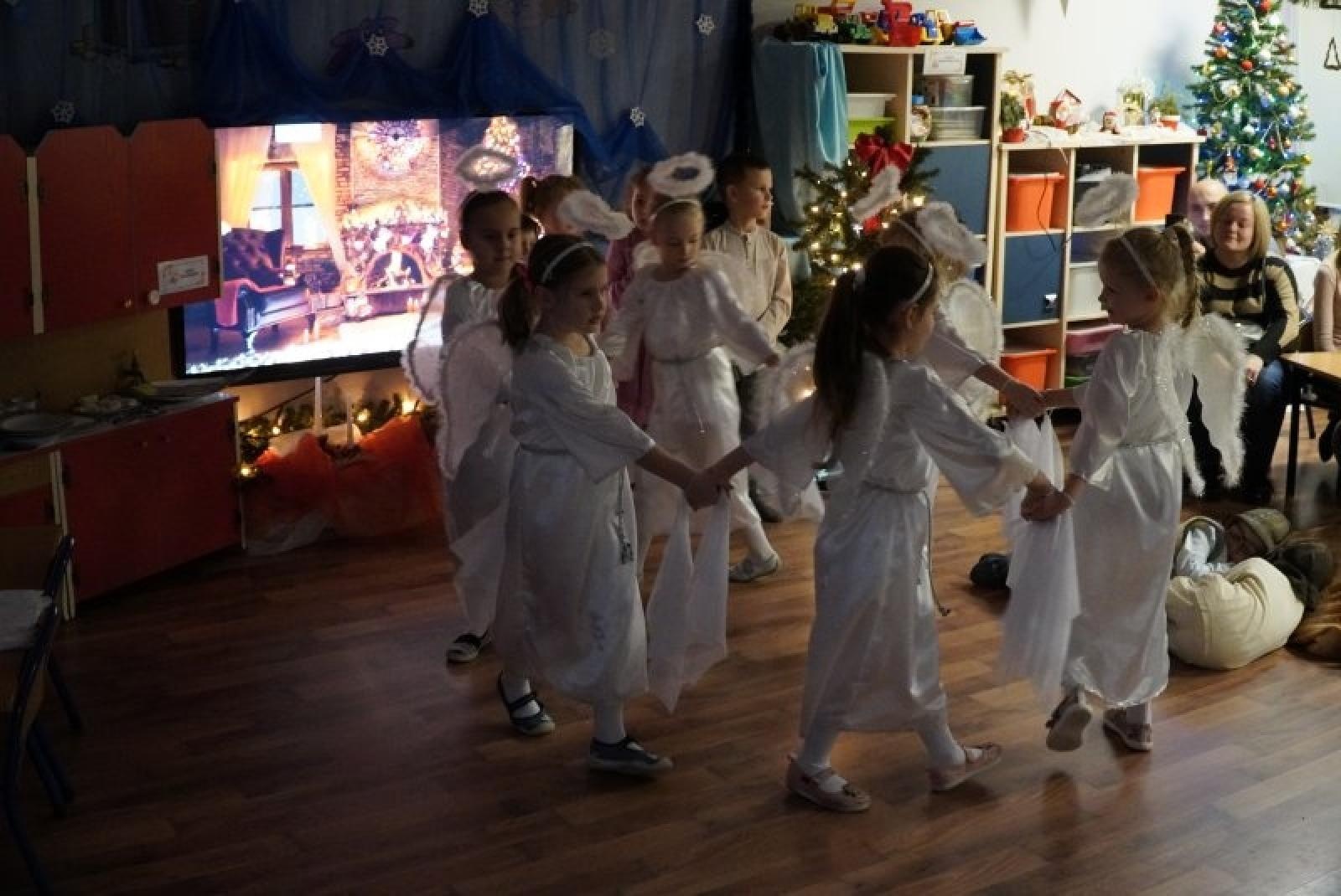 Zdjęcie w galerii na portalu naszraciborz.pl: W Przedszkolu nr 14 odbyły się piękne jasełka wiadomości z regionu