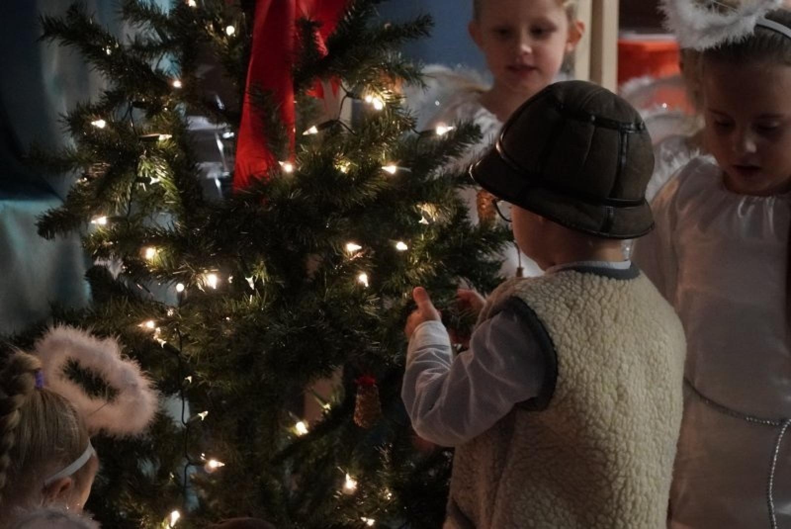 Zdjęcie w galerii na portalu naszraciborz.pl: W Przedszkolu nr 14 odbyły się piękne jasełka wiadomości z regionu