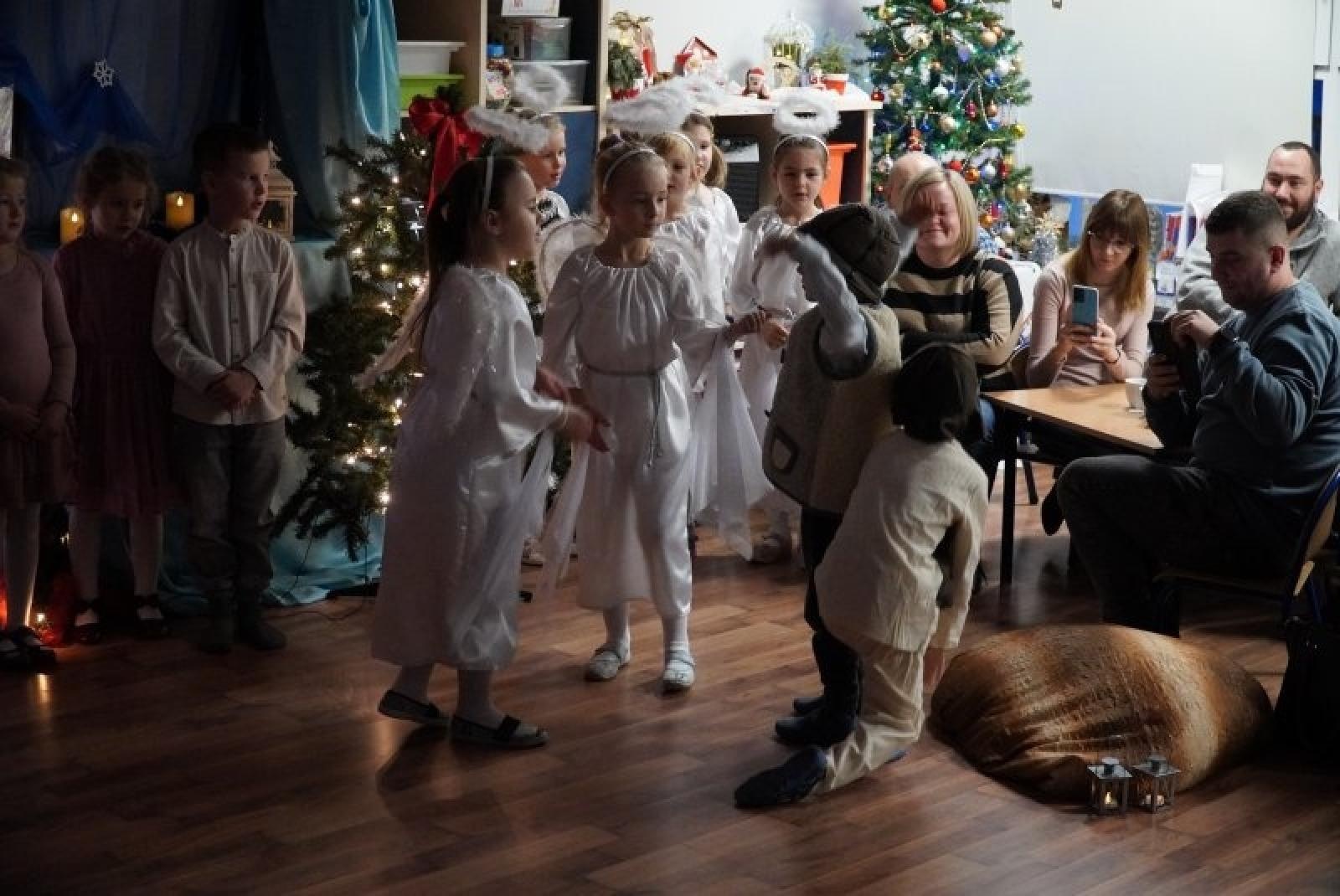 Zdjęcie w galerii na portalu naszraciborz.pl: W Przedszkolu nr 14 odbyły się piękne jasełka wiadomości z regionu