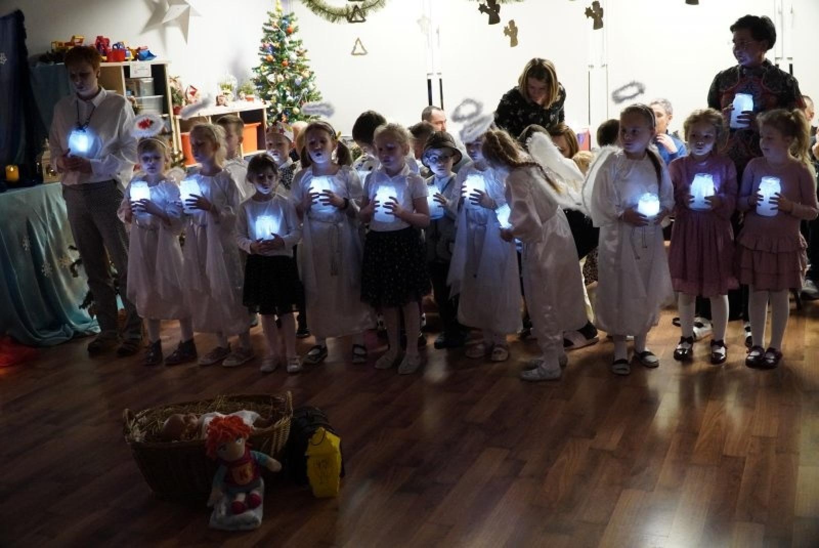 Zdjęcie w galerii na portalu naszraciborz.pl: W Przedszkolu nr 14 odbyły się piękne jasełka wiadomości z regionu