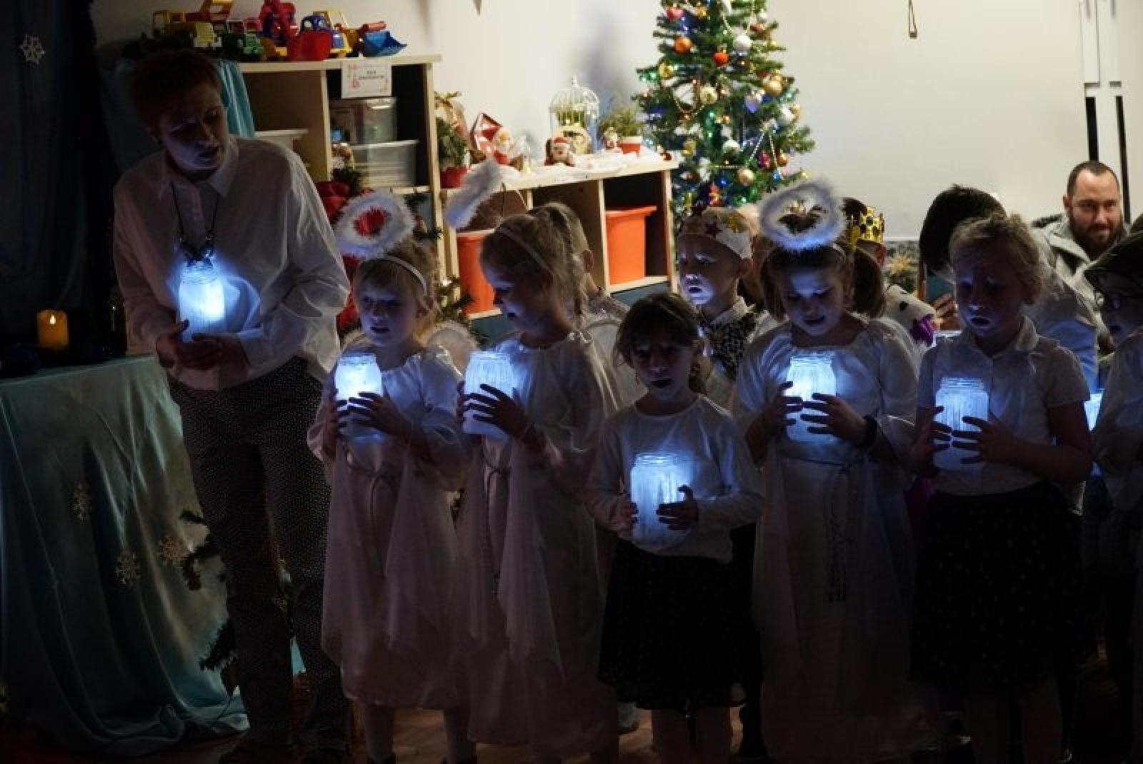 Zdjęcie w galerii na portalu naszraciborz.pl: W Przedszkolu nr 14 odbyły się piękne jasełka wiadomości z regionu