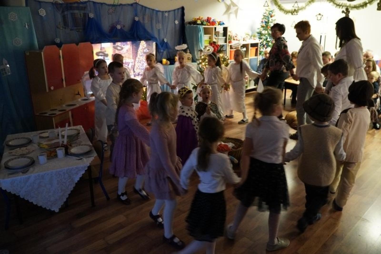 Zdjęcie w galerii na portalu naszraciborz.pl: W Przedszkolu nr 14 odbyły się piękne jasełka wiadomości z regionu