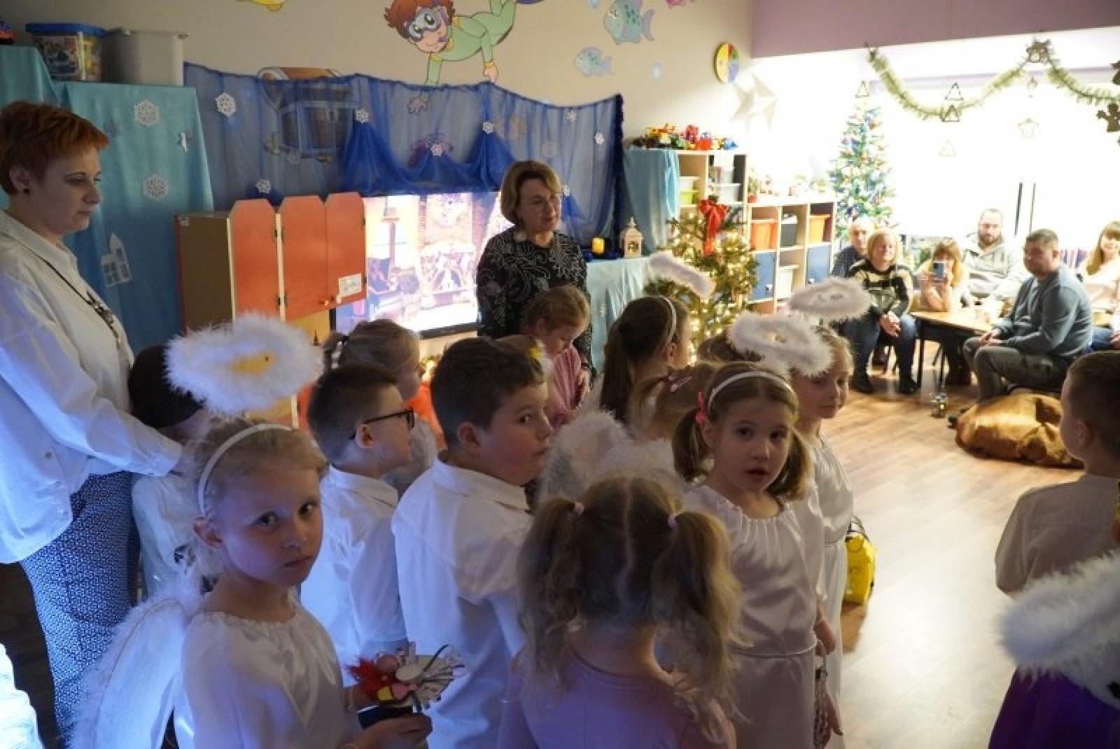 Zdjęcie w galerii na portalu naszraciborz.pl: W Przedszkolu nr 14 odbyły się piękne jasełka wiadomości z regionu