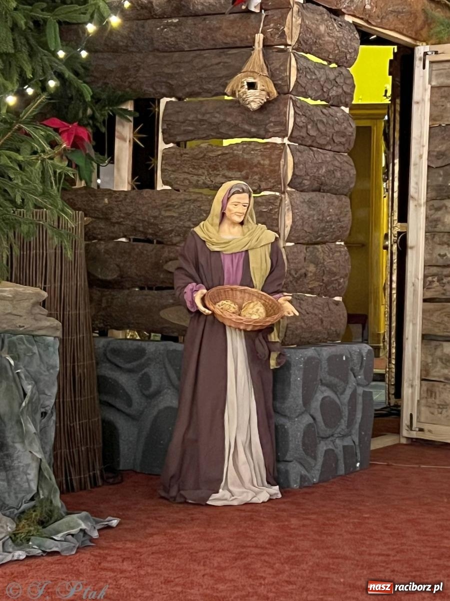Zdjęcie w galerii na portalu naszraciborz.pl: Cicha noc, święta noc. Pasterka w kościele NSPJ [FOTO] wiadomości z regionu
