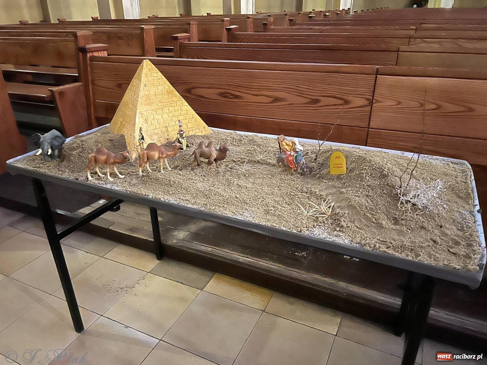 Zdjęcie w galerii na portalu naszraciborz.pl: Cicha noc, święta noc. Pasterka w kościele NSPJ [FOTO] wiadomości z regionu