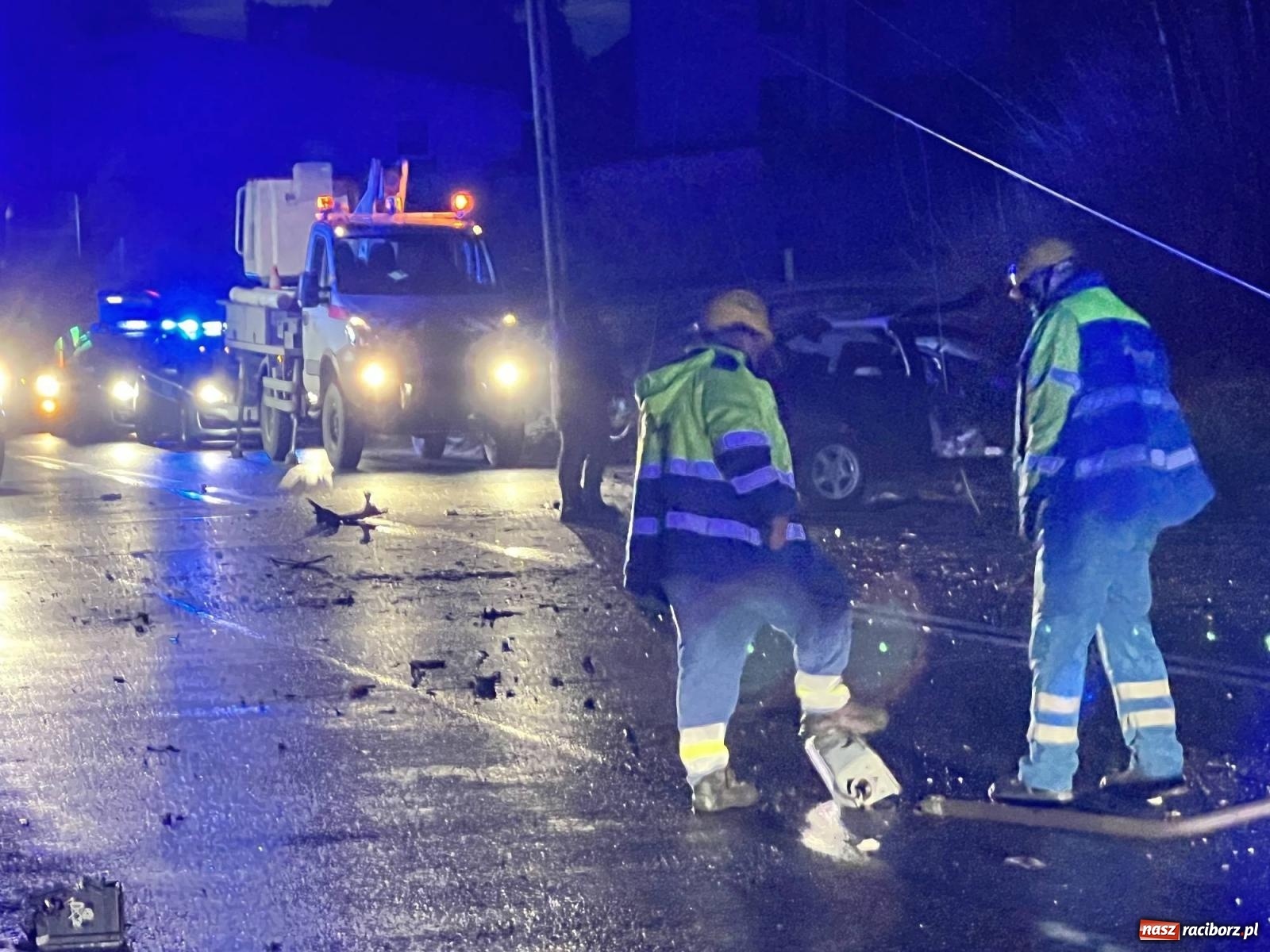 Zdjęcie w galerii na portalu naszraciborz.pl: DK 45 Racibórz-Opole. 32-latek ciężko ranny w wypadku przed Miedonią wiadomości z regionu