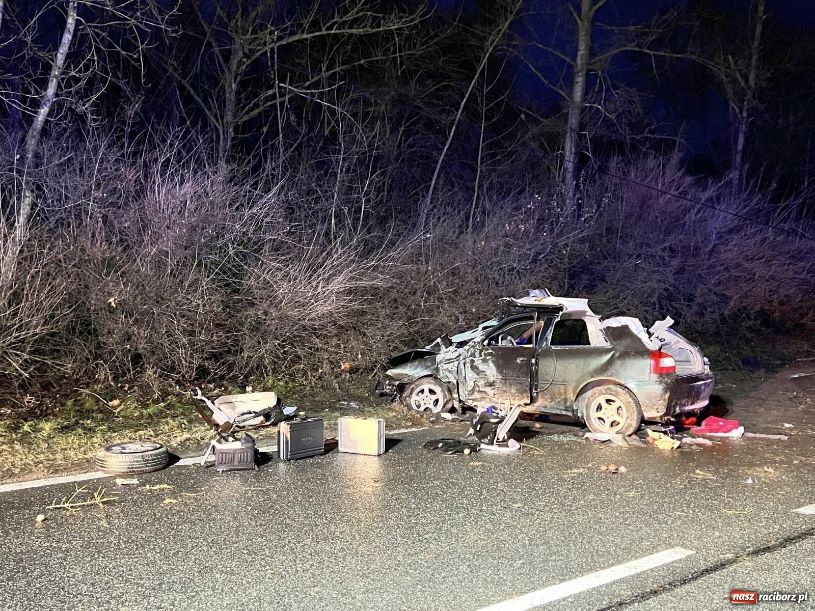 Zdjęcie w galerii na portalu naszraciborz.pl: DK 45 Racibórz-Opole. 32-latek ciężko ranny w wypadku przed Miedonią wiadomości z regionu