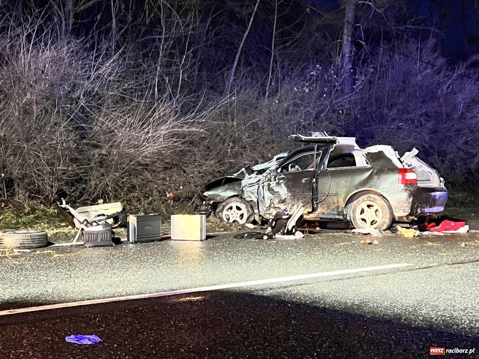Zdjęcie w galerii na portalu naszraciborz.pl: DK 45 Racibórz-Opole. 32-latek ciężko ranny w wypadku przed Miedonią wiadomości z regionu