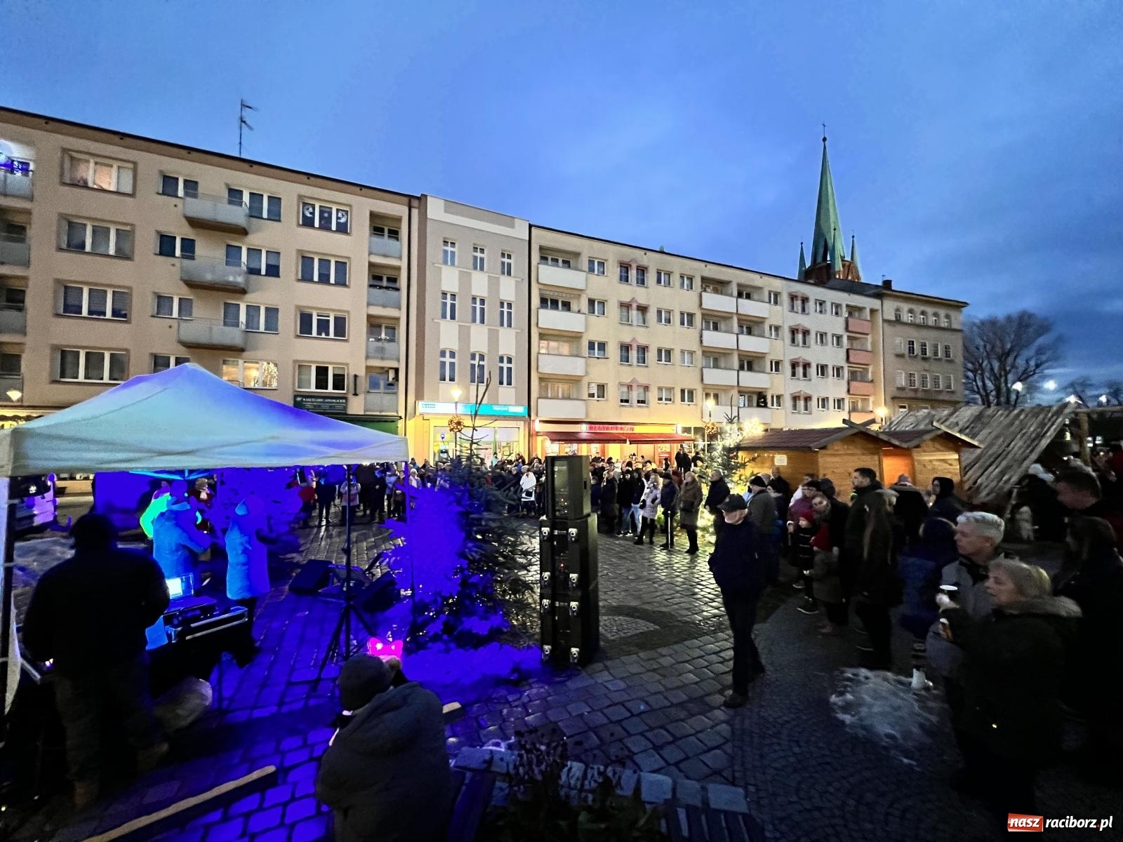 Zdjęcie w galerii na portalu naszraciborz.pl: Raciborskie kolędowanie na Rynku [FOTO i WIDEO] wiadomości z regionu