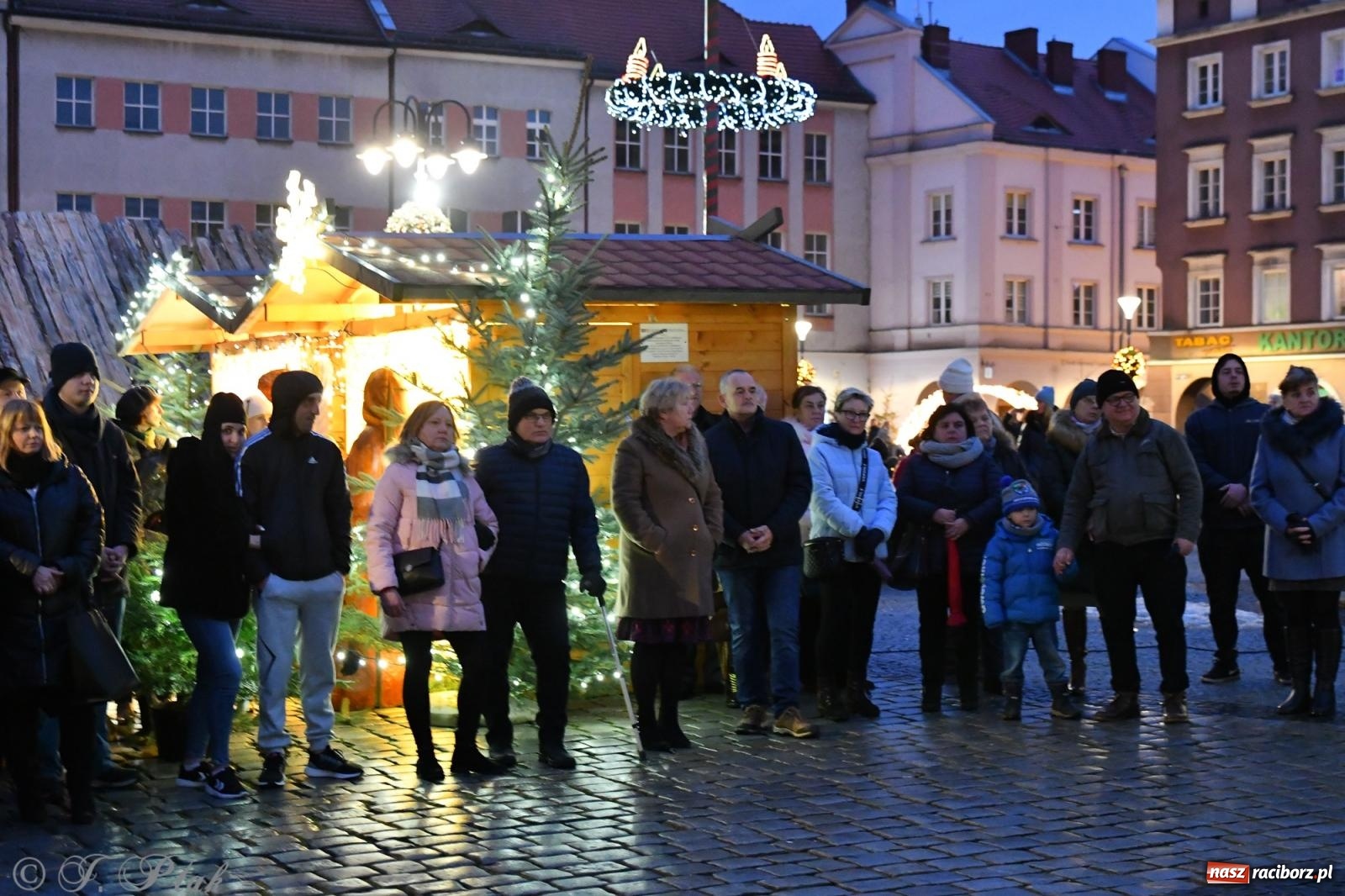 Zdjęcie w galerii na portalu naszraciborz.pl: Raciborskie kolędowanie na Rynku [FOTO i WIDEO] wiadomości z regionu