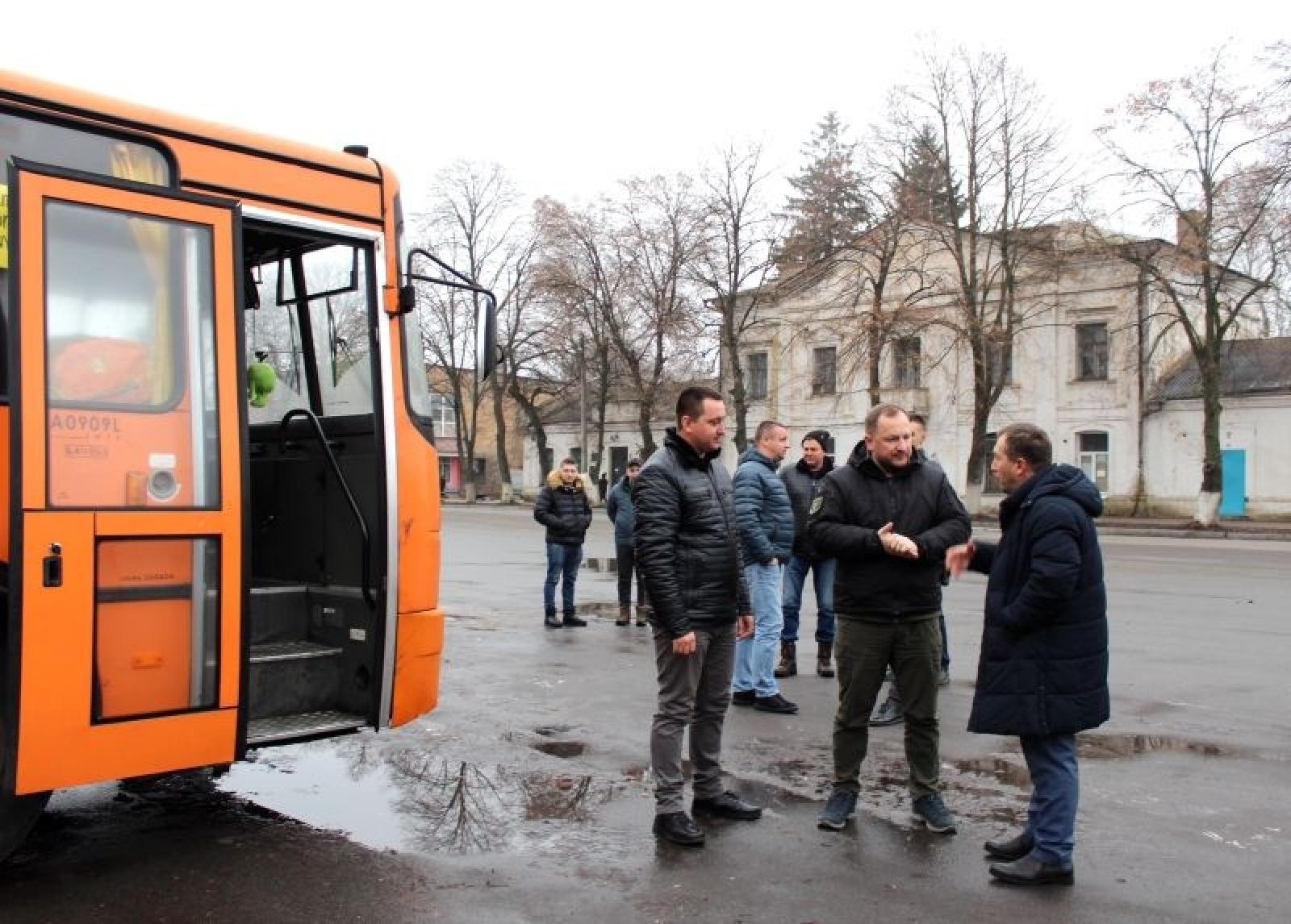 Zdjęcie w galerii na portalu naszraciborz.pl: Frankobus z Kuźni Raciborskiej dotarł na Ukrainę wiadomości z regionu
