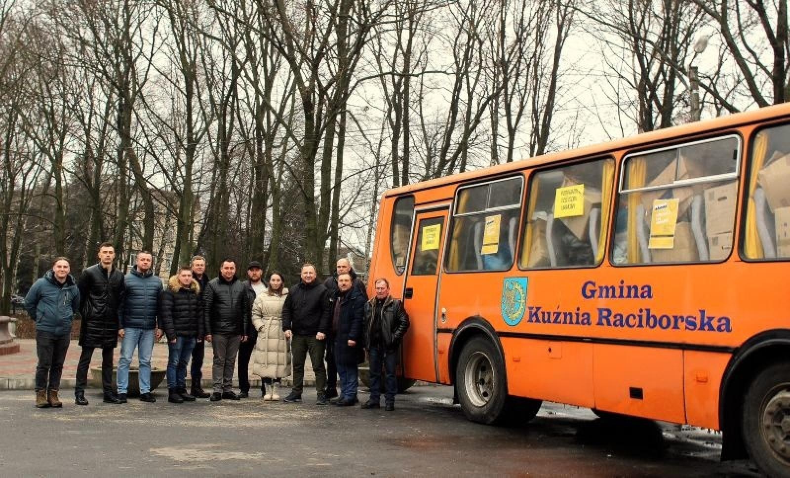 Zdjęcie w galerii na portalu naszraciborz.pl: Frankobus z Kuźni Raciborskiej dotarł na Ukrainę wiadomości z regionu