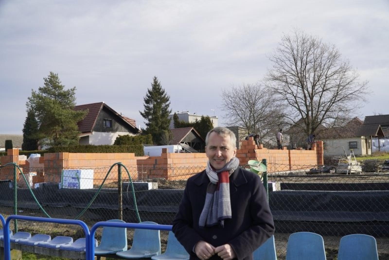 Zdjęcie w galerii na portalu naszraciborz.pl: Budowa przedszkola w Markowicach. Prace idą pełną parą wiadomości z regionu