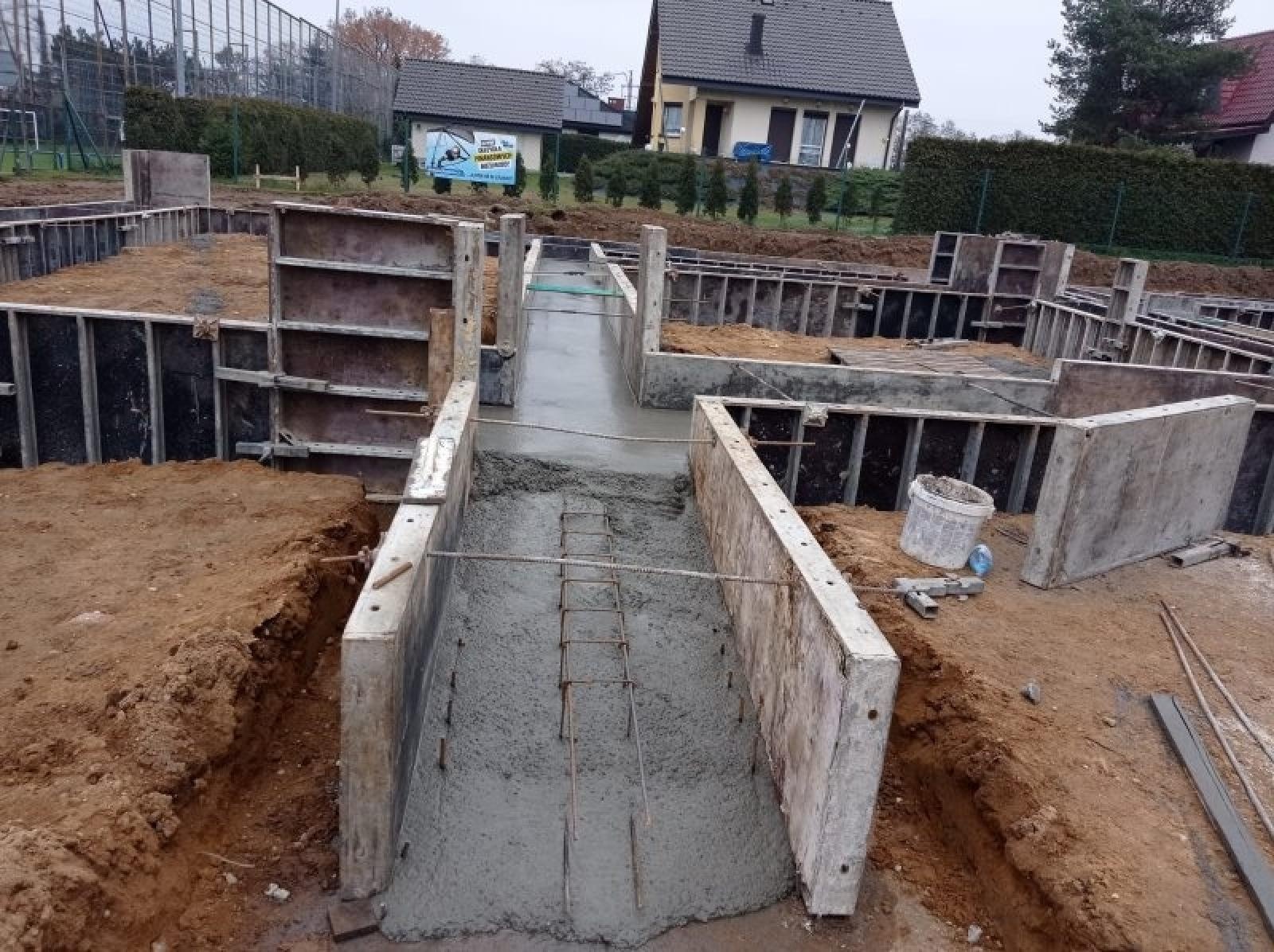 Zdjęcie w galerii na portalu naszraciborz.pl: Budowa przedszkola w Markowicach. Prace idą pełną parą wiadomości z regionu