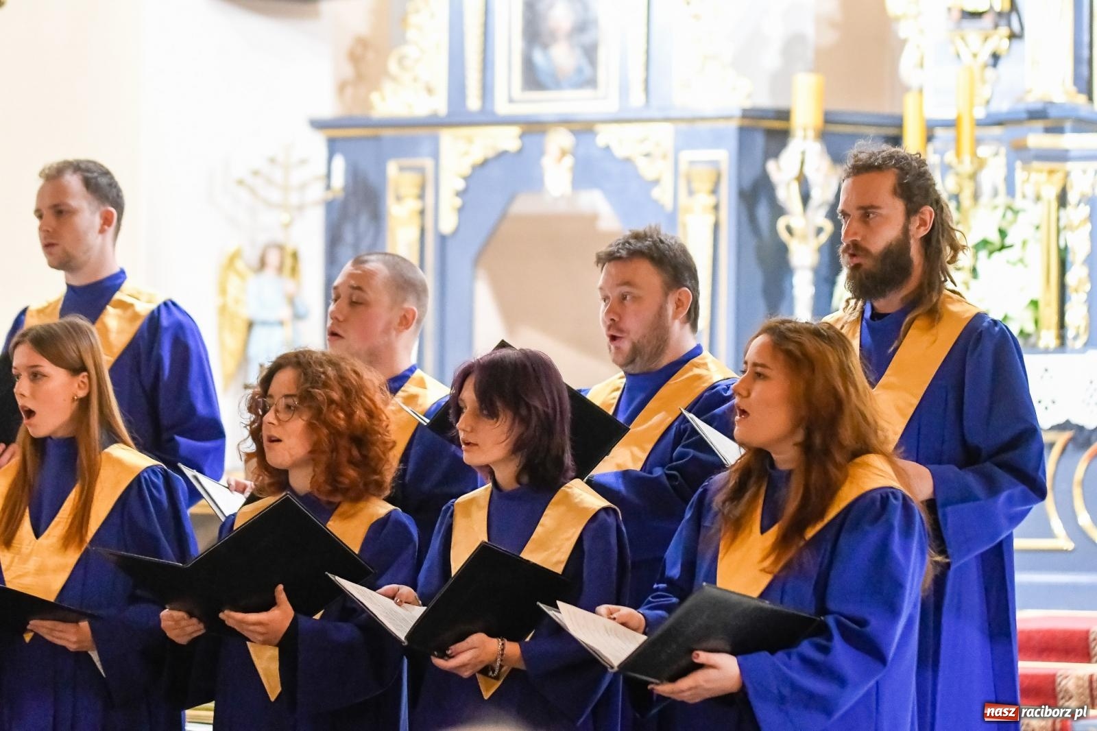 Zdjęcie w galerii na portalu naszraciborz.pl: Najpiękniejsze kolędy i pastorałki wybrzmiały w brzeskiej świątyni wiadomości z regionu