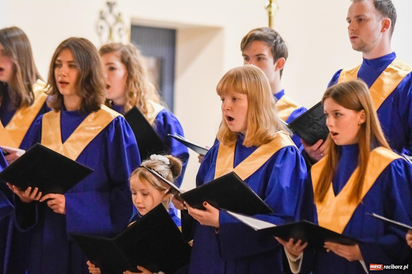 Zdjęcie w galerii na portalu naszraciborz.pl: Najpiękniejsze kolędy i pastorałki wybrzmiały w brzeskiej świątyni wiadomości z regionu