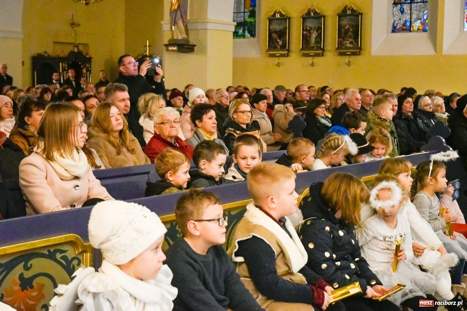 Zdjęcie w galerii na portalu naszraciborz.pl: Najpiękniejsze kolędy i pastorałki wybrzmiały w brzeskiej świątyni wiadomości z regionu