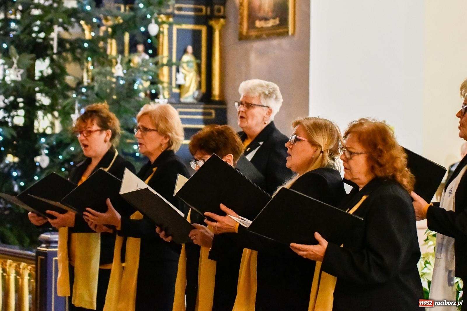 Zdjęcie w galerii na portalu naszraciborz.pl: Najpiękniejsze kolędy i pastorałki wybrzmiały w brzeskiej świątyni wiadomości z regionu
