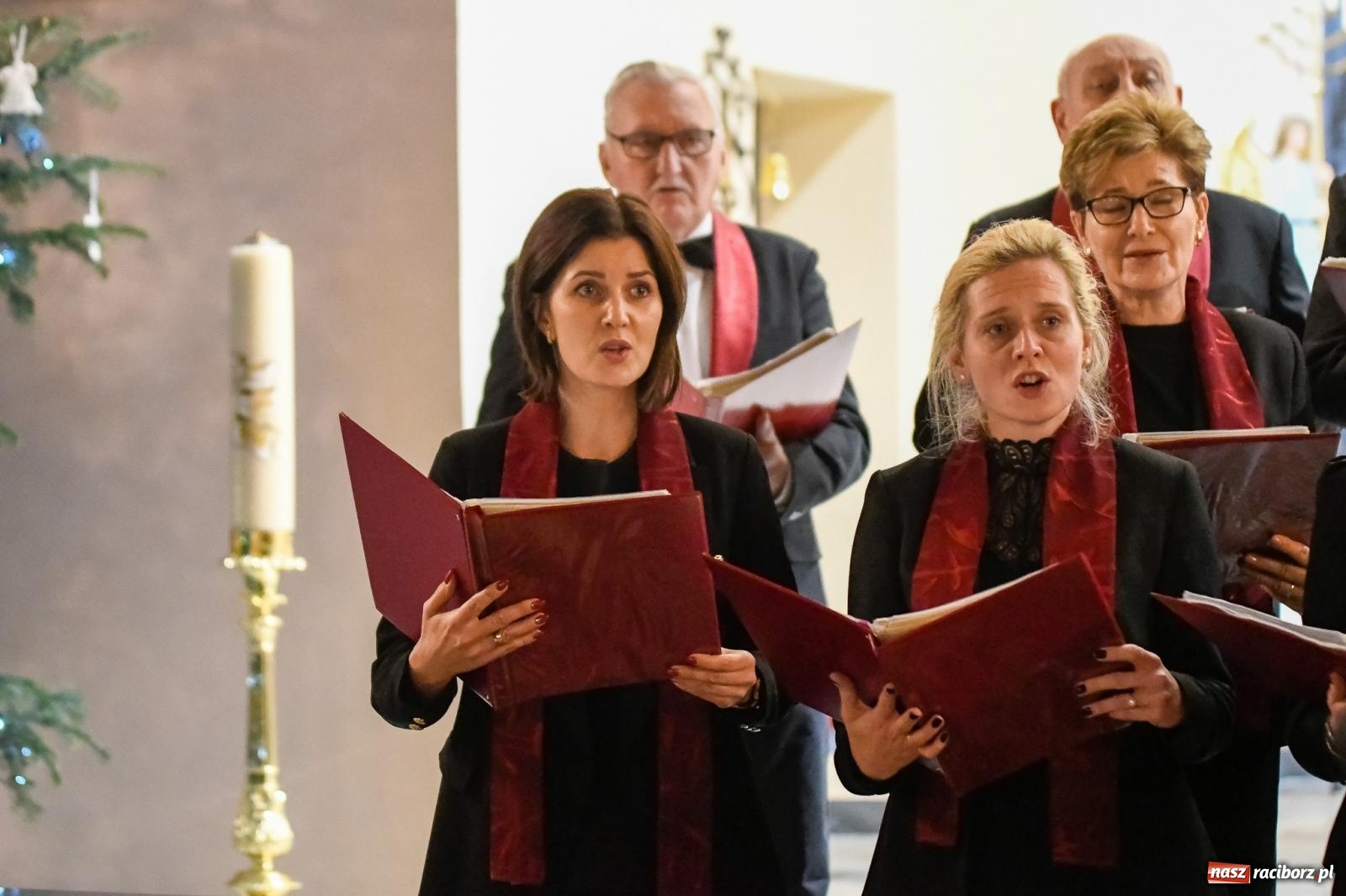 Zdjęcie w galerii na portalu naszraciborz.pl: Najpiękniejsze kolędy i pastorałki wybrzmiały w brzeskiej świątyni wiadomości z regionu
