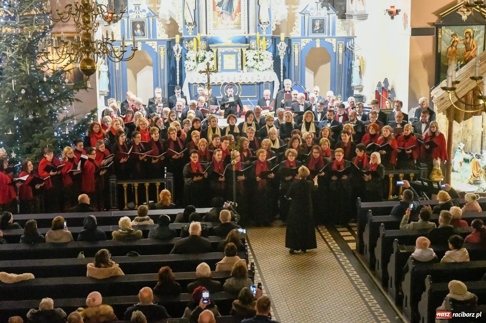 Zdjęcie w galerii na portalu naszraciborz.pl: Najpiękniejsze kolędy i pastorałki wybrzmiały w brzeskiej świątyni wiadomości z regionu