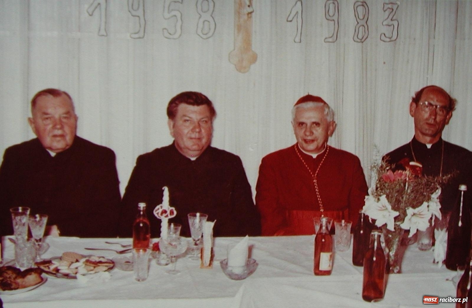 Zdjęcie w galerii na portalu naszraciborz.pl: Kardynał Joseph Ratzinger w Krowiarkach [WSPOMNIENIE, FOTO] wiadomości z regionu