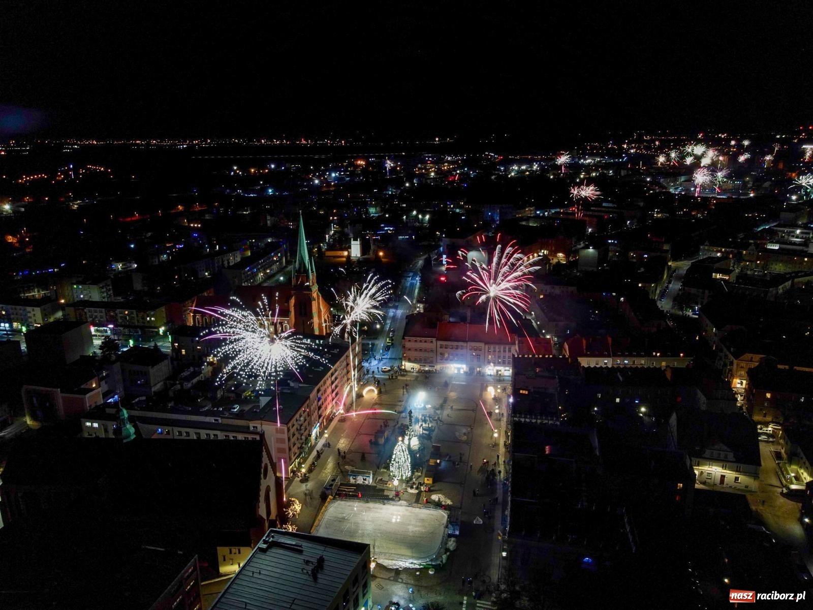 Zdjęcie w galerii na portalu naszraciborz.pl: Racibórz powitał nowy rok 2023 [FOTO i WIDEO] wiadomości z regionu
