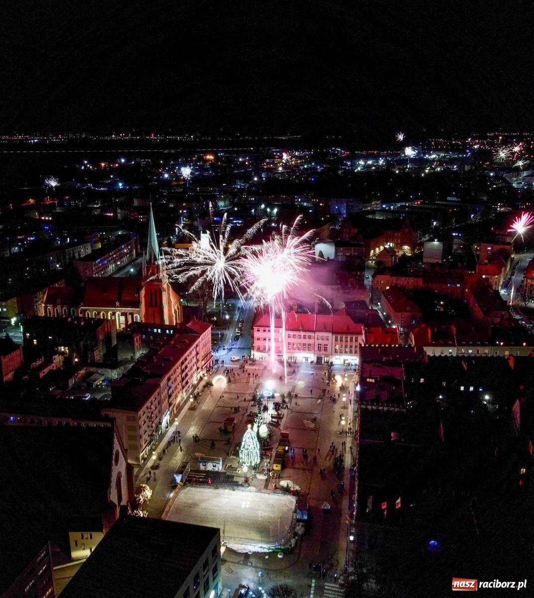 Zdjęcie w galerii na portalu naszraciborz.pl: Racibórz powitał nowy rok 2023 [FOTO i WIDEO] wiadomości z regionu