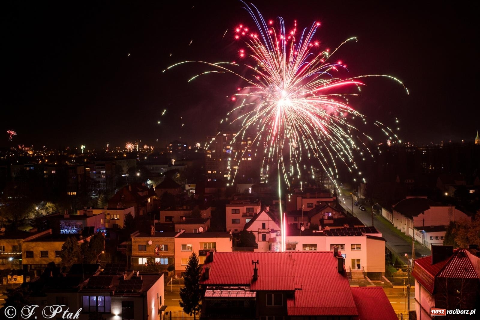 Zdjęcie w galerii na portalu naszraciborz.pl: Racibórz powitał nowy rok 2023 [FOTO i WIDEO] wiadomości z regionu