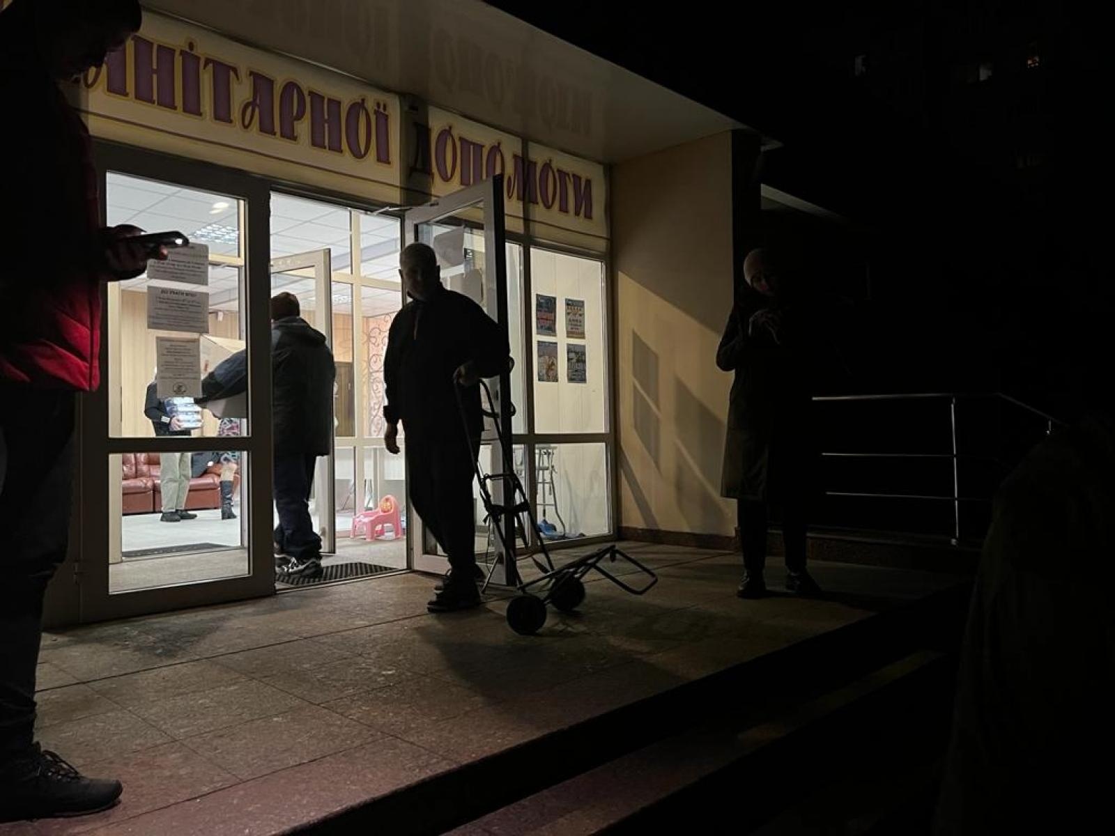 Zdjęcie w galerii na portalu naszraciborz.pl: Dary z powiatu raciborskiego dotarły niemal pod linię frontu. 900 km podróży na zdjęciach wiadomości z regionu