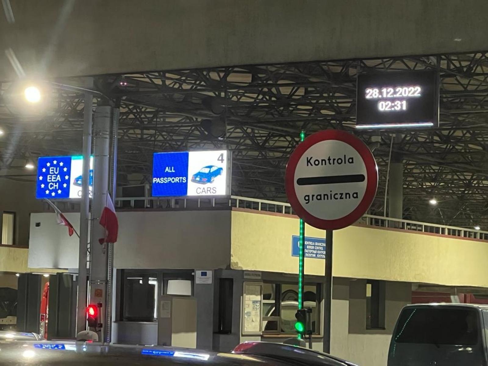 Zdjęcie w galerii na portalu naszraciborz.pl: Dary z powiatu raciborskiego dotarły niemal pod linię frontu. 900 km podróży na zdjęciach wiadomości z regionu